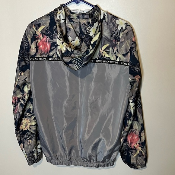 Qing Yuan Shui Windbreaker - Picture 5 of 6